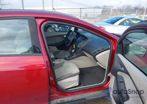 2013 Ford Focus Se z USA, uszkodzony, nr VIN 1FADP3K22DL327040